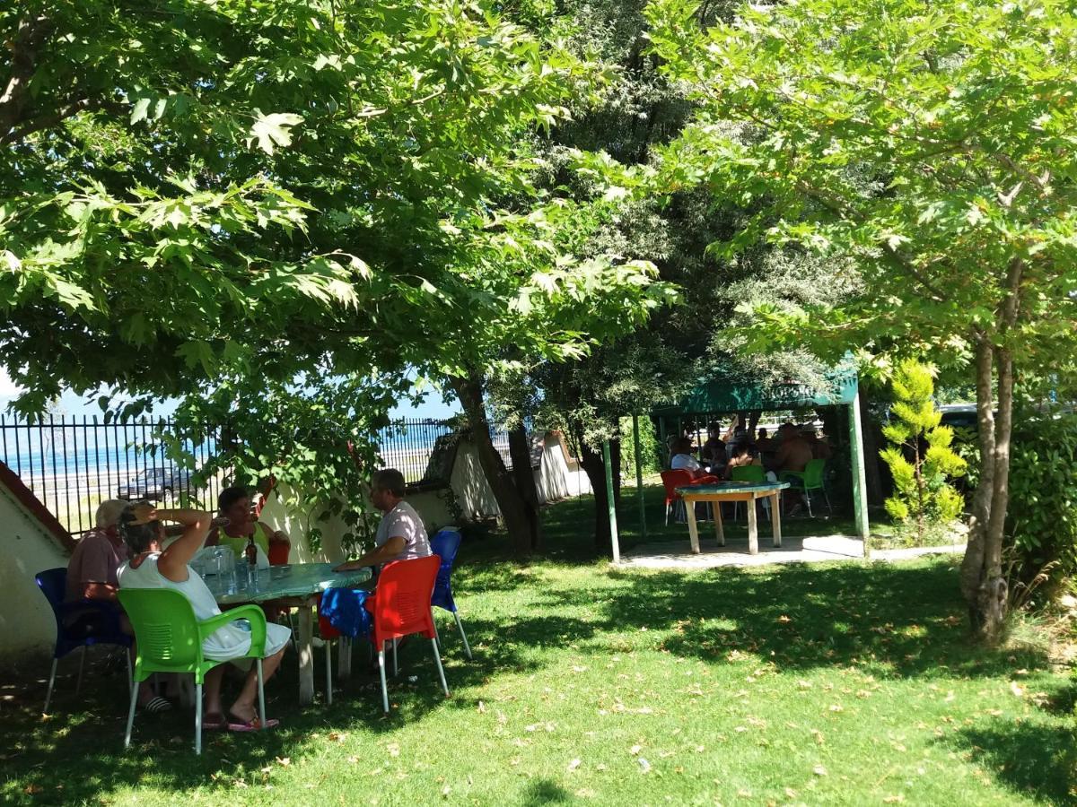 Camping & Guest House Herges Udenisht Extérieur photo