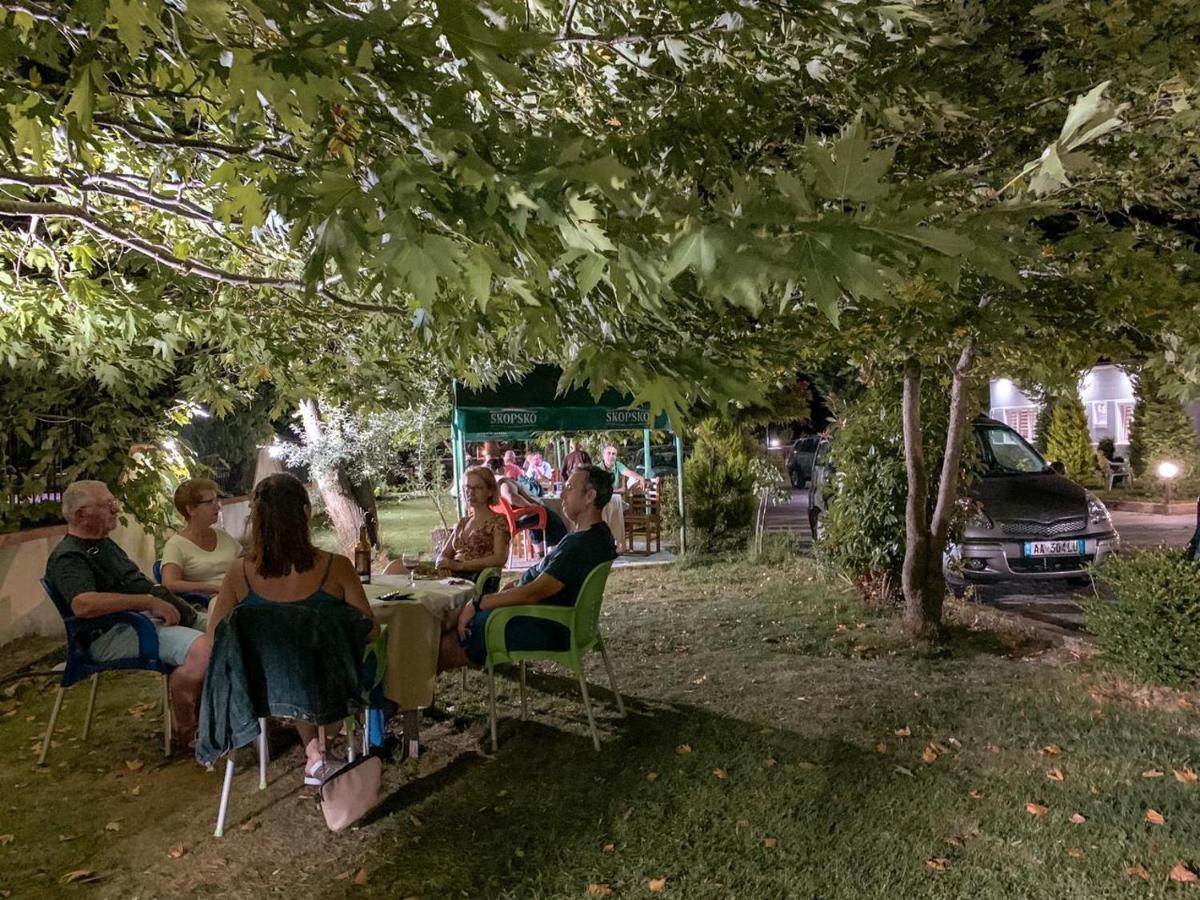 Camping & Guest House Herges Udenisht Extérieur photo