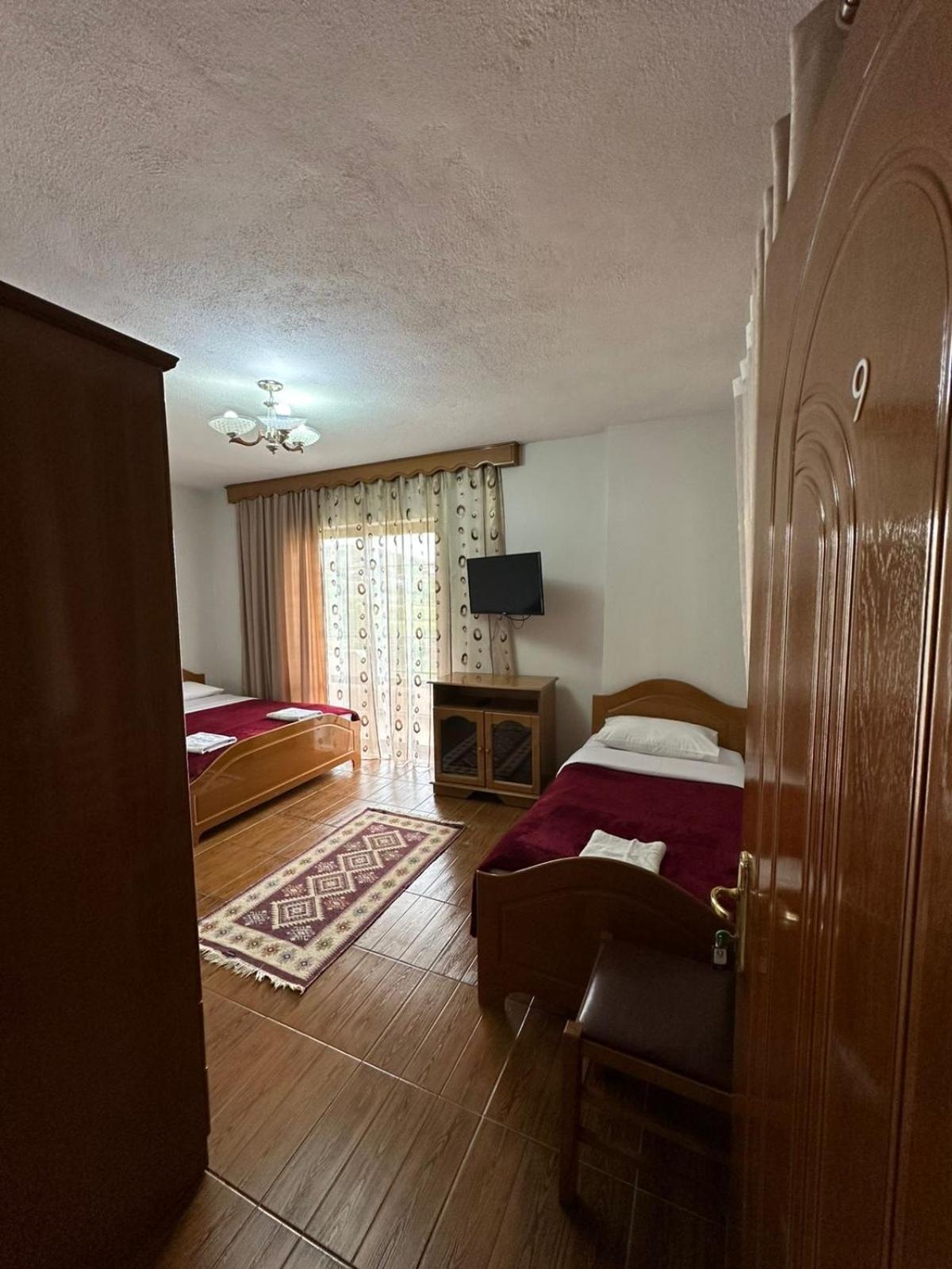 Camping & Guest House Herges Udenisht Extérieur photo